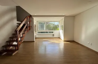 Exclusiva cobertura duplex para locação anual na lagoa da conceição em floripa