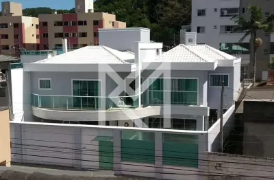 Casa alto padrão em b. nações, balneário camboriú/sc