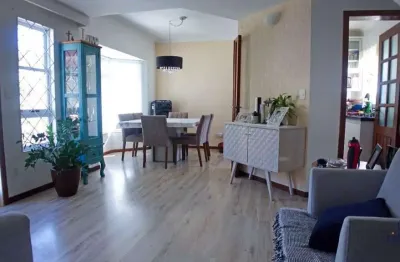 Ampla casa para venda de 4 dormitórios com 2 vagas de garagem no bairro estreito 2 pavimentos mais subsolo