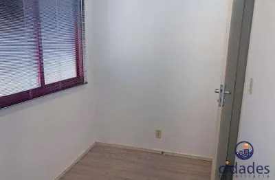 Sala comercial à venda no centro de florianópolis com 2 vagas de garagem