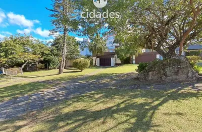 Residência imponente em itaguaçu – conforto e estilo em florianópolis