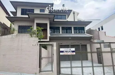 Casa à venda em são josé (centro) – 3 quartos, 1 suíte, quintal amplo com churrasqueira
