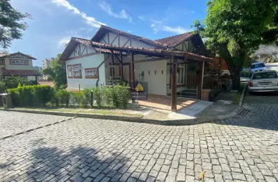 Casa de Condomínio com 4 quartos, Santa Rosa, Niterói - R$ 1 mi, Cod: 2239