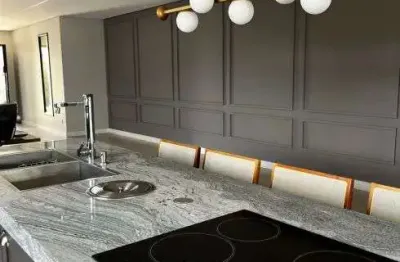 Imóvel para venda tem 226 metros quadrados com 3 quartos