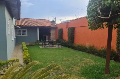 Casa térrea, reformada em jundiaí - 3 dorms (suíte), 2 vagas, vila rio branco