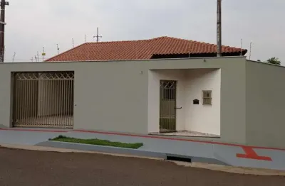 Casa para alugar em londrina, santa mônica, com 3 quartos, com 120 m²