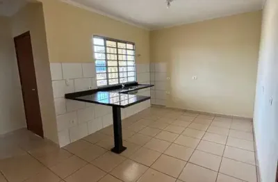 Sobrado para alugar em londrina, jardim oguido, com 2 quartos, com 70 m²