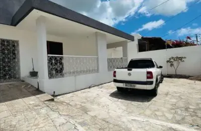 Venda de Casa de Alto Padrão em João Pessoa-PB, Altiplano Cabo Branco  4 Quartos, 1 Suíte, 2 Salas, 3 Banheiros, 5 Vagas - 260m²