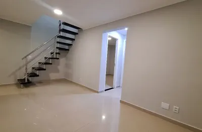 Cobertura duplex espaçosa reformada, com vista para o autódromo de interlagos!
