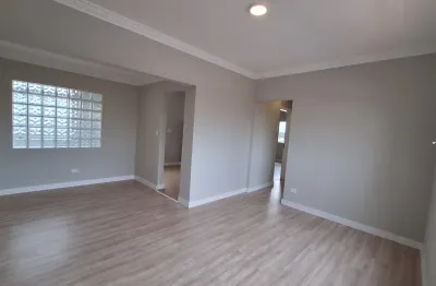 Apartamento reformado com 2 quartos em um dos bairros mais tranquilos de sp