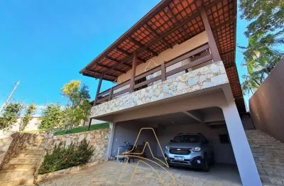 Casa à venda com vista incrível, área de lazer completa e localização segura!