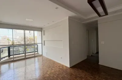 Amplo apartamento de 95m² privativos com sacada e suíte – pronto para morar