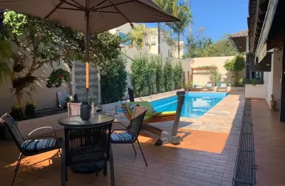 Casa rústica no coração de londrina com piscina – nova prochet – estuda permuta