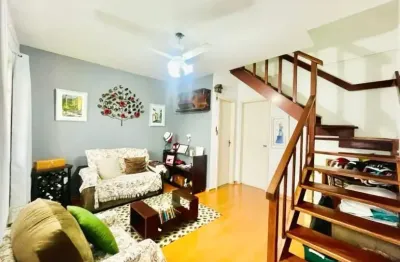 Linda casa geminada de um lado só  a venda alto teresópolis