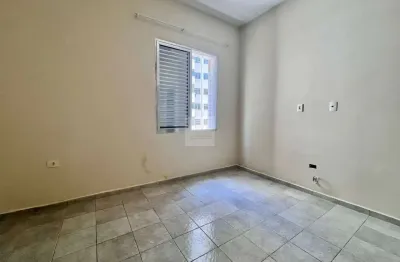 Kitnet Charme e Praticidade: Na Quadra da Praia do Boqueirão!