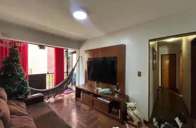 Oportunidade na qnl 21: apartamento completo (2 qtos + dce) com 2 vagas