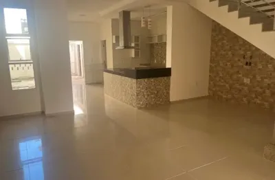 Linda casa na precabura/eusébio toda projetada com 220 metros de área útil