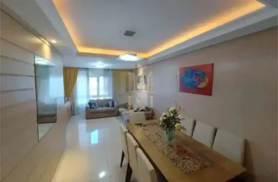 Apartamento com 3 quartos à venda na Rua Mucio Teixeira, 693, Menino Deus, Porto Alegre por R$ 950.000