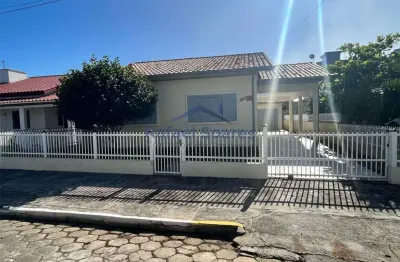 Casa com 3 dormitórios à venda, 180 m² por r$ 450.000,00 - bairro erechim - balneário arroio do silva/sc