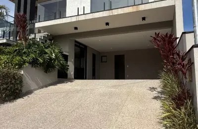 Belíssima casa assobradada à venda em condominio fechado zona sul