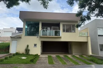 Casa Assobradada para locação em Condomínio zona Sul de Bragança!