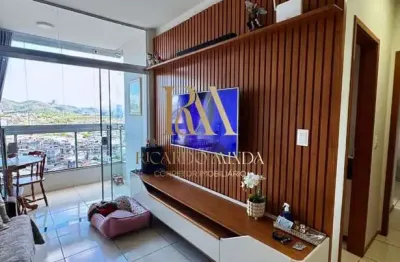 Apartamento com 2 quartos e suíte, sala ampla, cozinha, área de serviço e varanda com fechamento de vidro, com 1 vaga coberta, Vila Velha/ES.