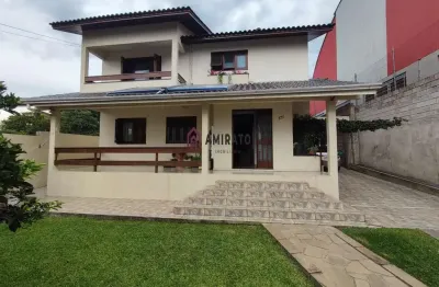 Casa com piscina no bairro medianeira em farroupilha!