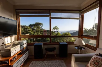 Imóvel à venda em canela: apartamento mobiliado com closet e churrasqueira no quinta da serra