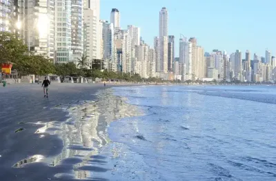 Loja com 144m² p/ locação na av. atlântica em balneário camboriú!