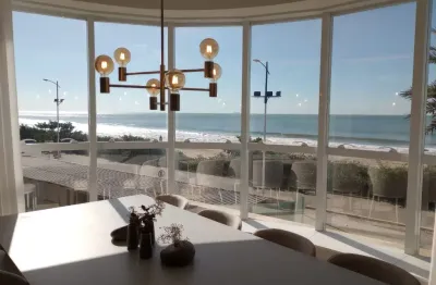 Lindo apartamento na praia brava! 4 suítes! mobiliado e decorado!