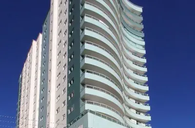 Apartamento p/ locação na quadra do mar em balneário camboriú!