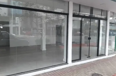Excelente loja p/ locação na 3º avenida! centro de balneário camboriú!
