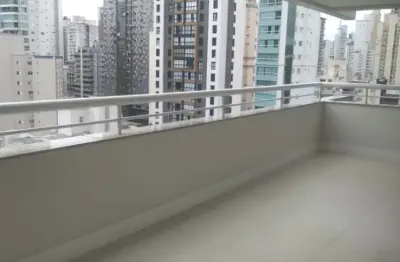 Cobertura p/ locação! (3 suítes, 2 vagas) no centro!
