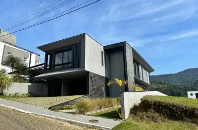 Casa nova, moderna! 4 suítes e 4 vagas! oportunidade no ariribá!
