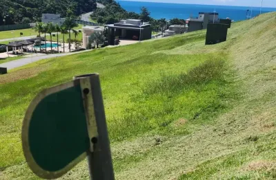 Excelente terreno em condomínio, no melhor local do estaleirinho