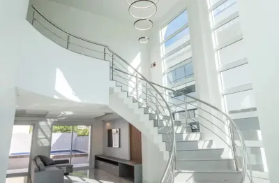 Linda casa em condomínio de alto padrão em balneário camboriú!