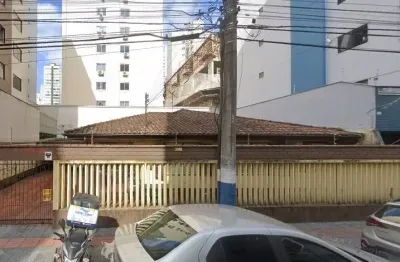 Terreno à venda no centro de balneário camboriú! excelente localização!