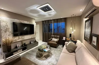 Apartamento mobiliado com 4 quartos a menos de 3 min da praia!
