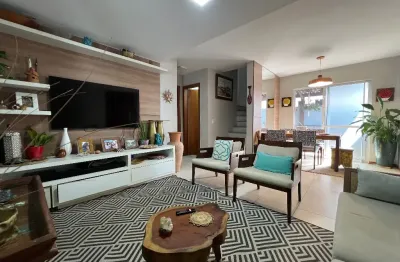 Linda casa mobiliada, com 4/4. placa solar, carregador para carro elétrico.