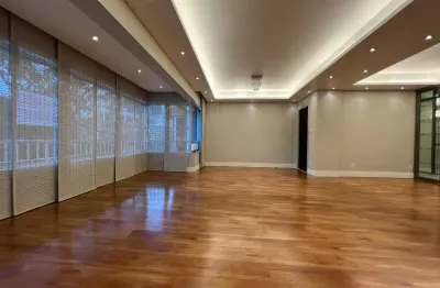 4/4, suíte.  espaço,  conforto e  modernidades  lhe esperam em setor nobre da ondina.        am.