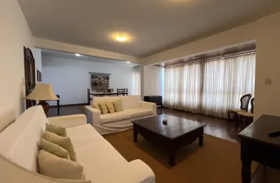 4/4, sendo duas suítes, andar alto nascente melhor localização da Graça