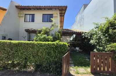 Sol do flamengo, excelente opção, casa duplex c/piscina, suíte c/ closet, varandão, espaço gourmet c/churrasqueira.