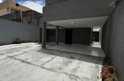 Casa com 4 quartos, suíte e área gourmet próximo ao nordestão da maria lacerda – r$ 490 mil