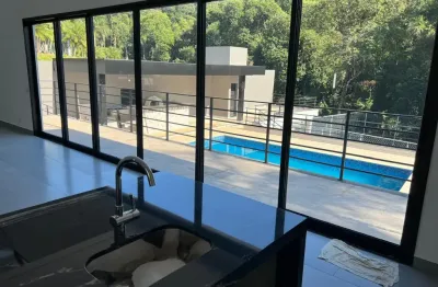 Casa exuberante e funcional em condominio á 15 minutos de atibaia  com estrutura completa