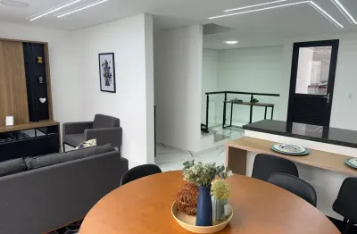 Triplex Mobiliado no Campestre com Suíte, Jacuzzi e 2 vagas  Acabamentos de Qualidade