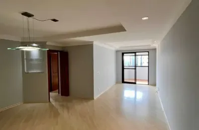 Amplo Apartamento com 106 m², 3 Dormitórios (1 Suíte) e 2 Vagas de Garagem