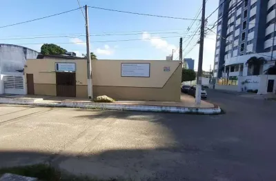 Excelente casa de esquina em capim macio – ideal para moradia ou comercial