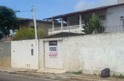Excelente terreno murado em cotovelo – pronto para construir!
