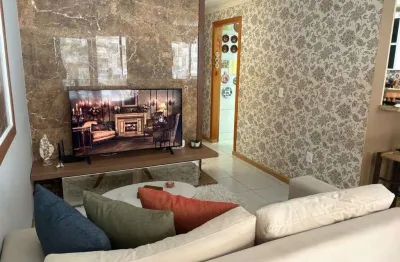 Dúplex em condomínio fechado – conforto e segurança!