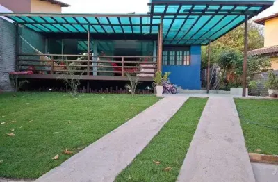 Casa charmosa à venda no condomínio residencial jardim de cotovelo